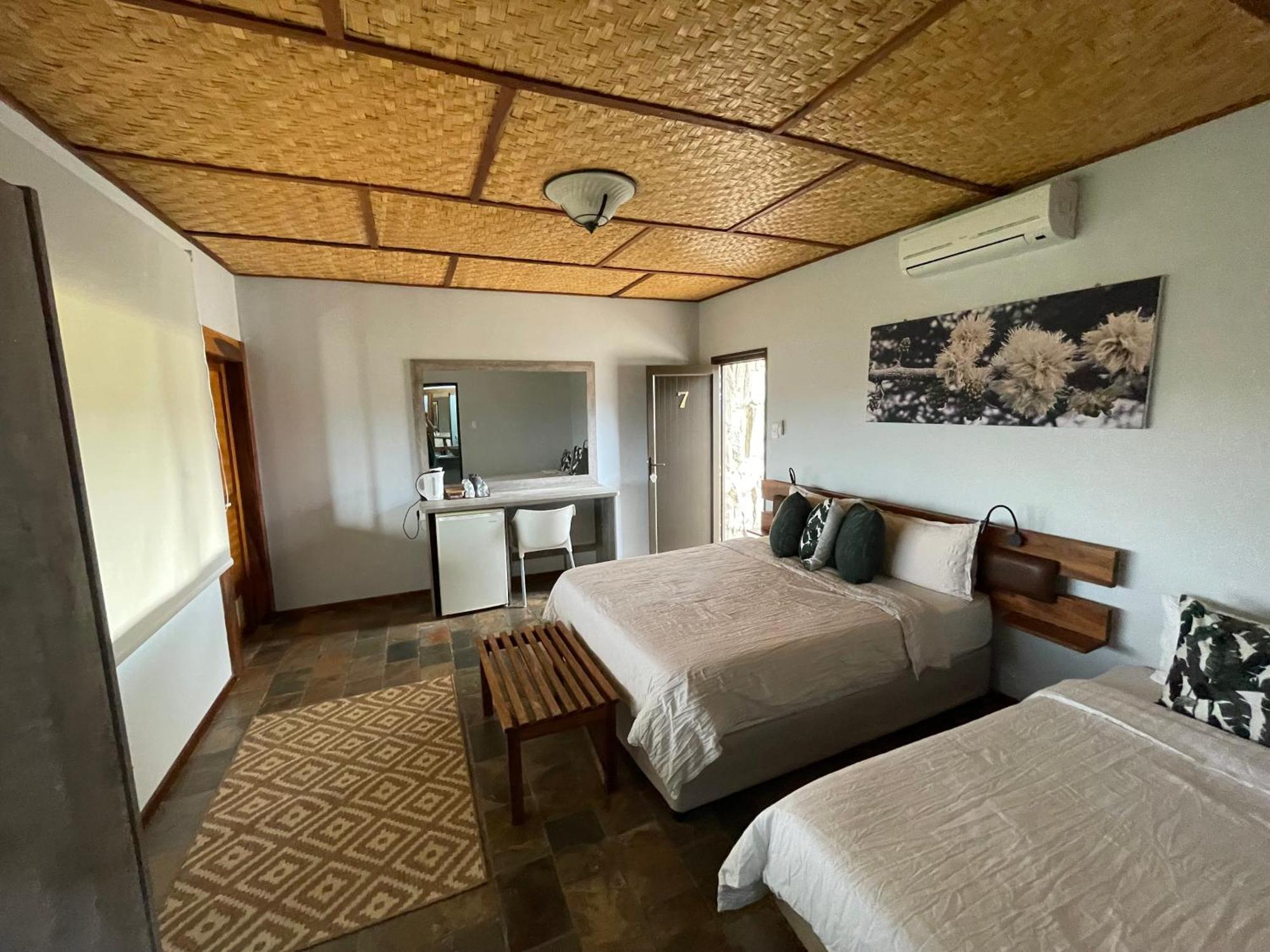 Aloegrove Safari Lodge Otjiwarongo Kültér fotó