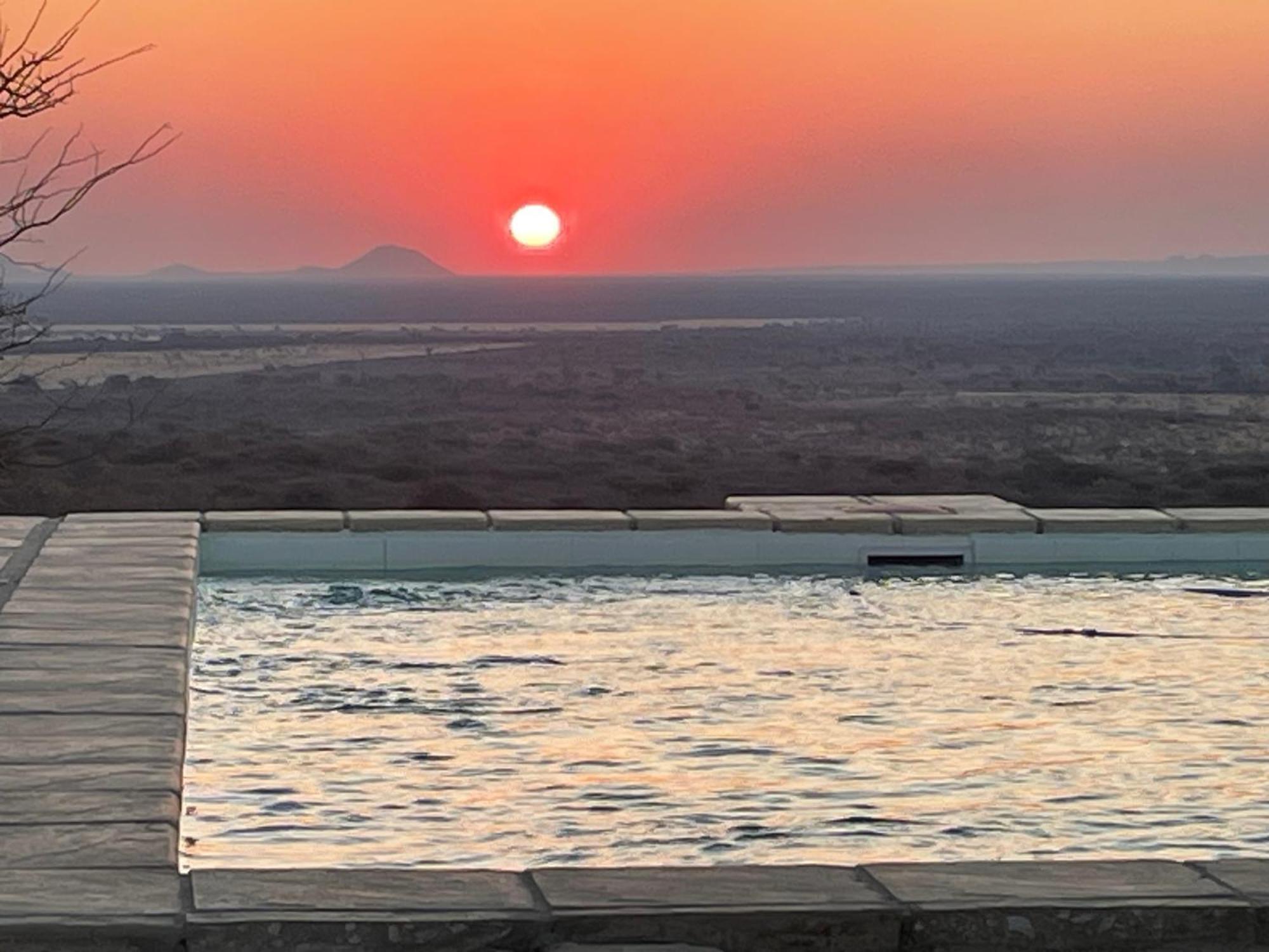Aloegrove Safari Lodge Otjiwarongo Kültér fotó